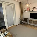 Modern And Tidy Studio Verkkosaari
